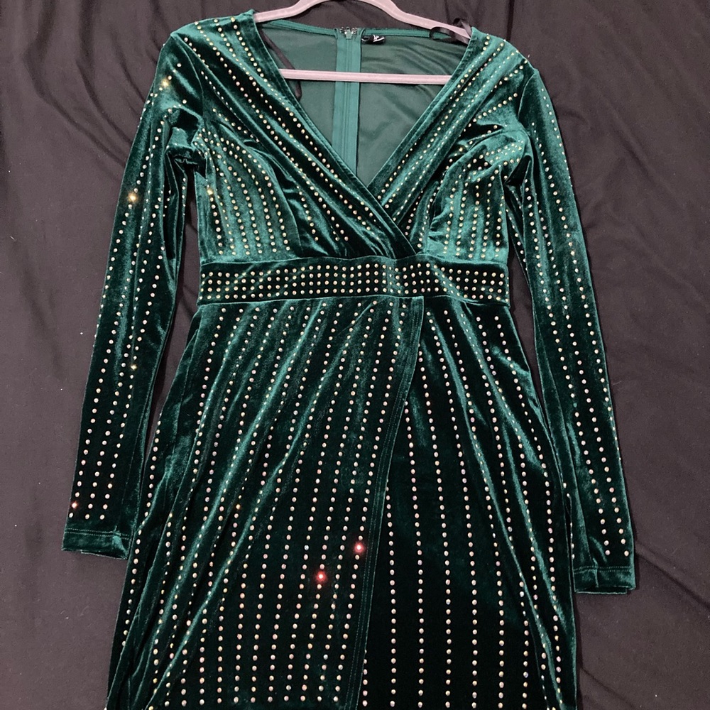 Windsor Alexa Velvet Wrap Dress (Green)